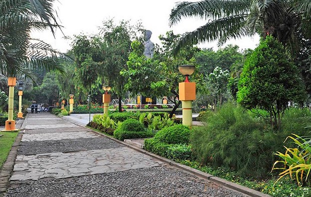 Taman Wisata Kayoon Surabaya Kecamatan Mana