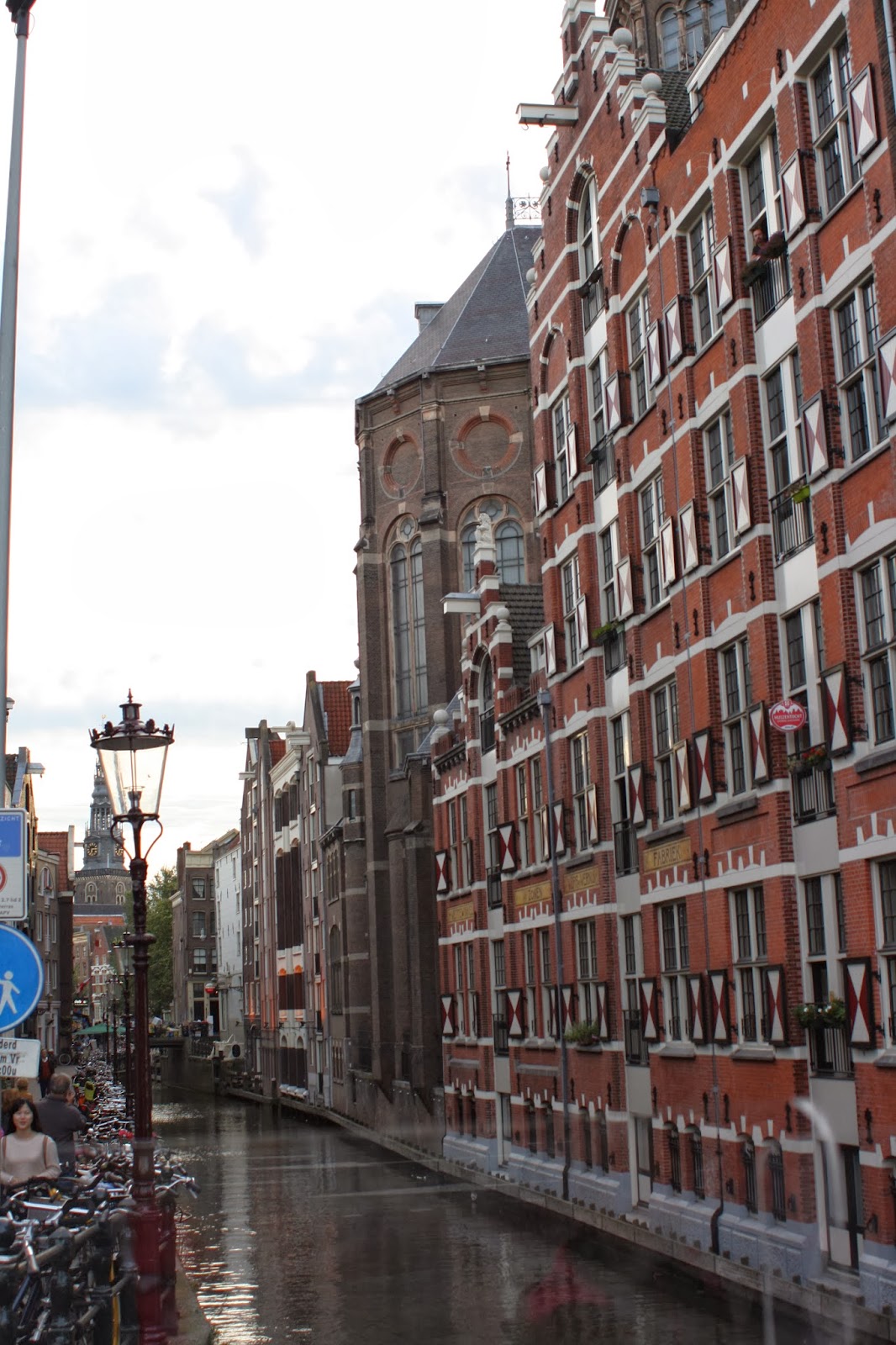 We-need-a-holiday Amsterdam-holiday-canal
