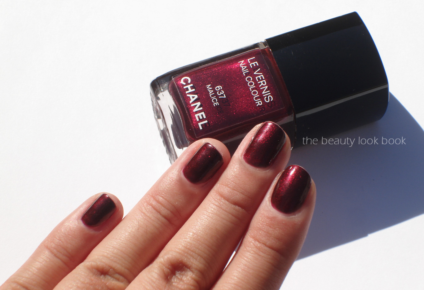 chanel 18 rouge noir nail polish