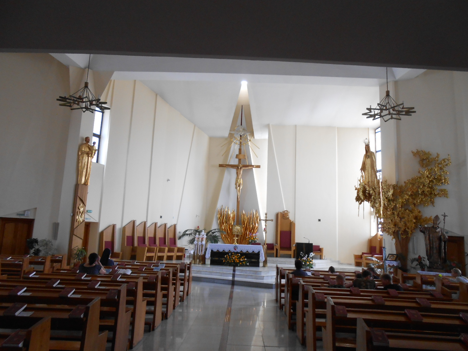 костел иркутск органный зал. польский костел иркутск. римско-католический костёл иркутск внутри. римско-католический приход успения богородицы иркутск. римский католический собор иркутск.