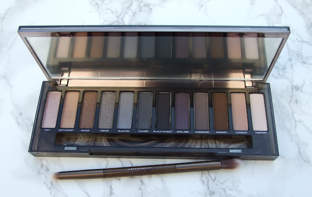 urban decay naked smoky palette swatch and review eyeshadow