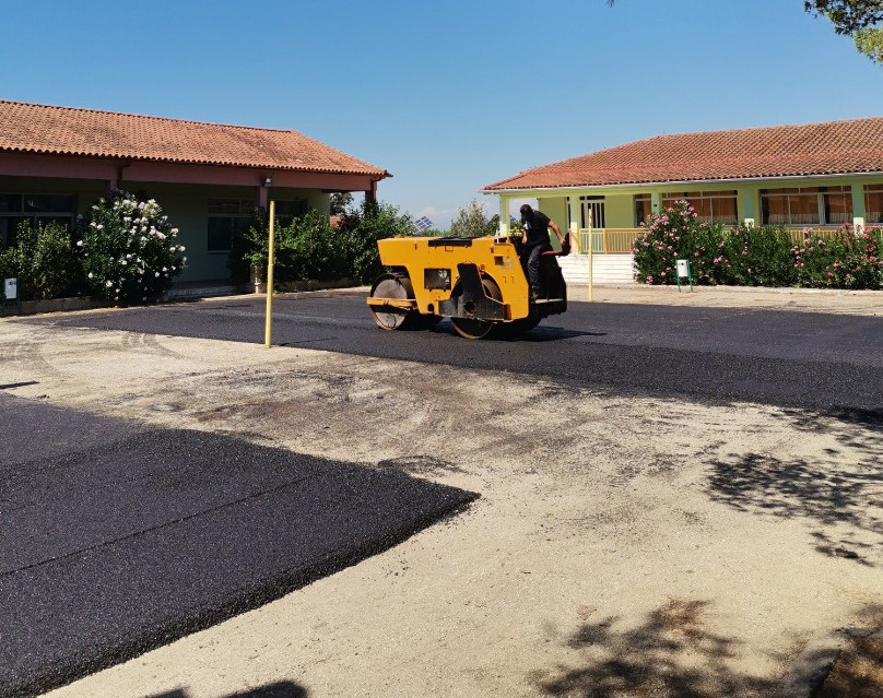 Ανακατασκευή γηπέδων μπάσκετ και βόλεϋ στο σχολείο / Ιούλιος 2020