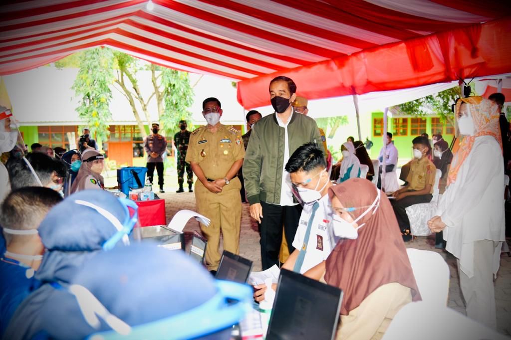 Presiden Jokowi Sebut Vaksinasi Sistem Jemput Bola Berikan Pelayanan Lebih Baik