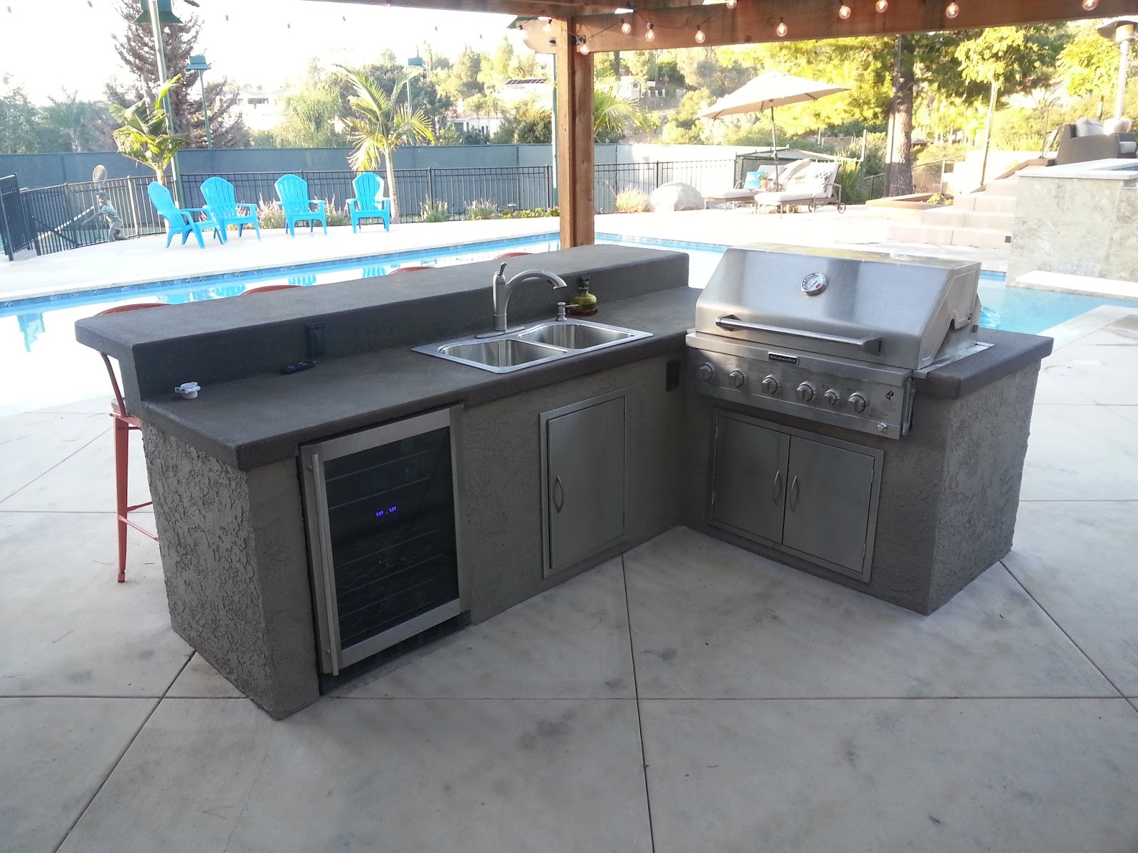 The 2 Minute Gardener Photo Poured in place concrete BBQ island