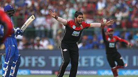 India, IPL, News, Jaipur, Rajasthan, Cricket, Sports, Bangalore, Umesh's double-strike pegs back RR