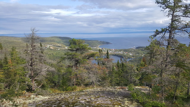 Vue sur Tadoussac Vue sur Tadoussac à partir du sommet Adela-Lessard