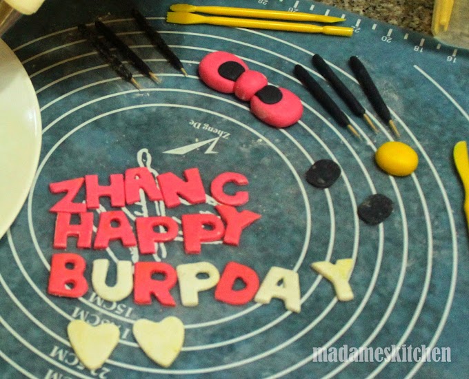 Simple Hello Kitty Cake Tutorial