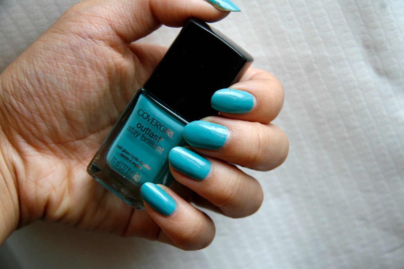 9. Covergirl Outlast Stay Brilliant Nail Gloss in "Sunkissed" - wide 6