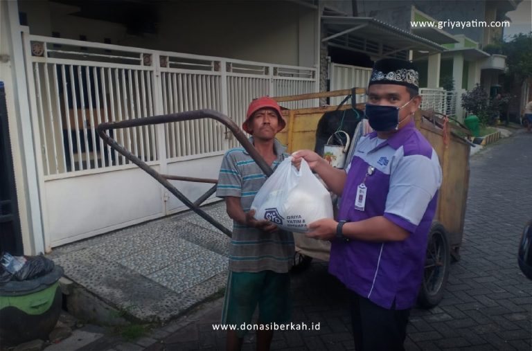 Bantuan Paket Sembako untuk Pejuang Kebersihan Dampak ...