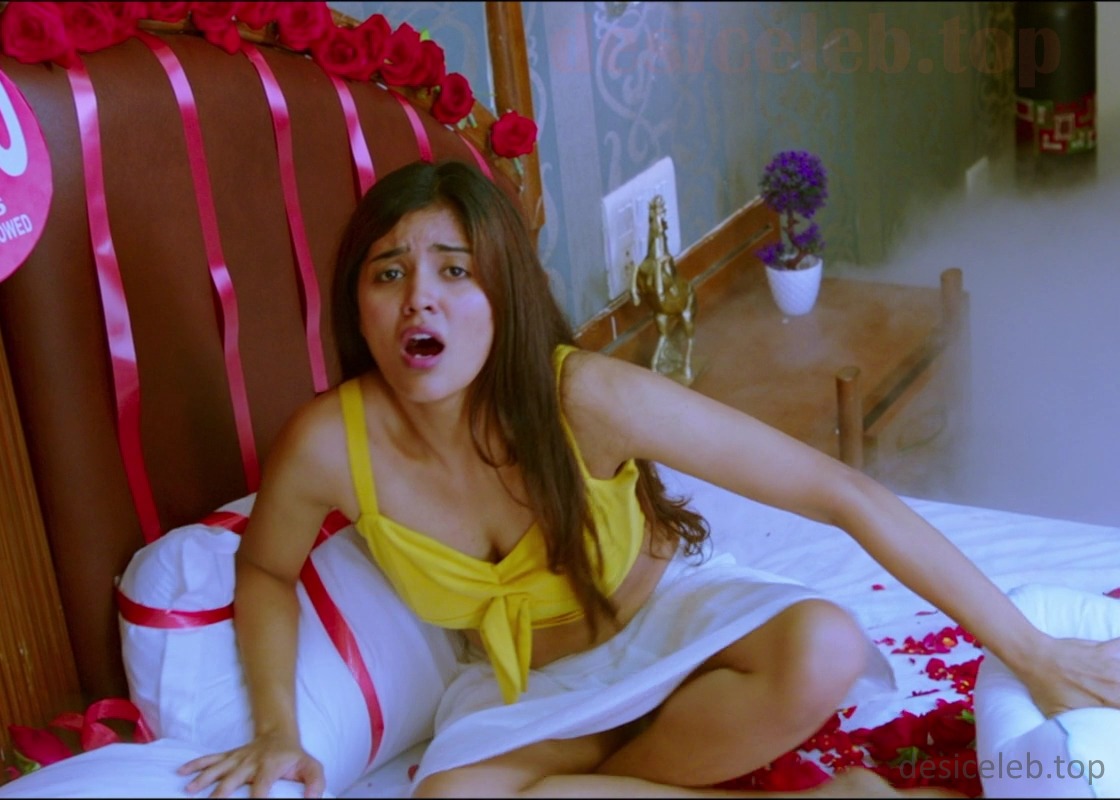 Amritha Aiyer Hot Scene in 30 Rojullo Preminchadam Ela , Amritha Aiyer panty, Amritha Aiyer cleavage boobs, Amritha Aiyer navel, Amritha Aiyer sex