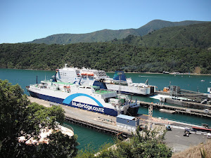 Ferry para cruzar las islas Nueva Zelanda