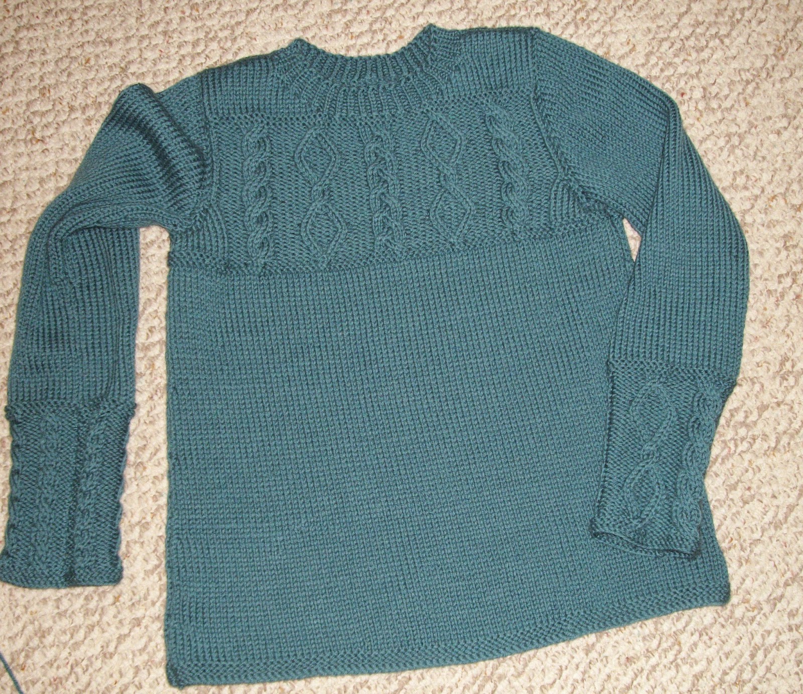 Raglan short sleeve cable top. LK150 knitting machine, no pattern, DK  weight cotton yarn. : r/MachineKnitting