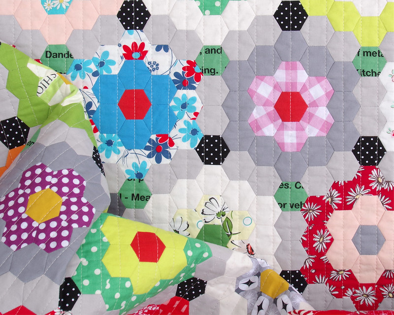 My Pandemic Quilt - Grandmother's Flower Garden Quilt | © Red Pepper Quilts 2020