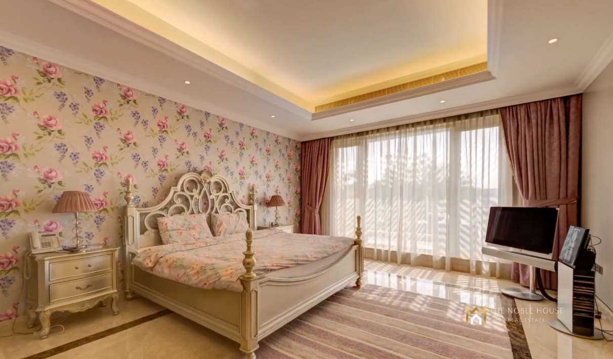 22 Photos vs. Emirates Hills Dubai Villa vs. Interior Design Tour