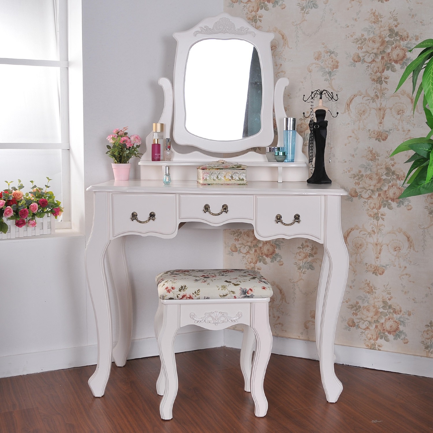 More Than 25 Vanity Cabinet Or Make Up Dresser Designs More Than 25 Vanity Cabinet Or Make Up Dresser Designs