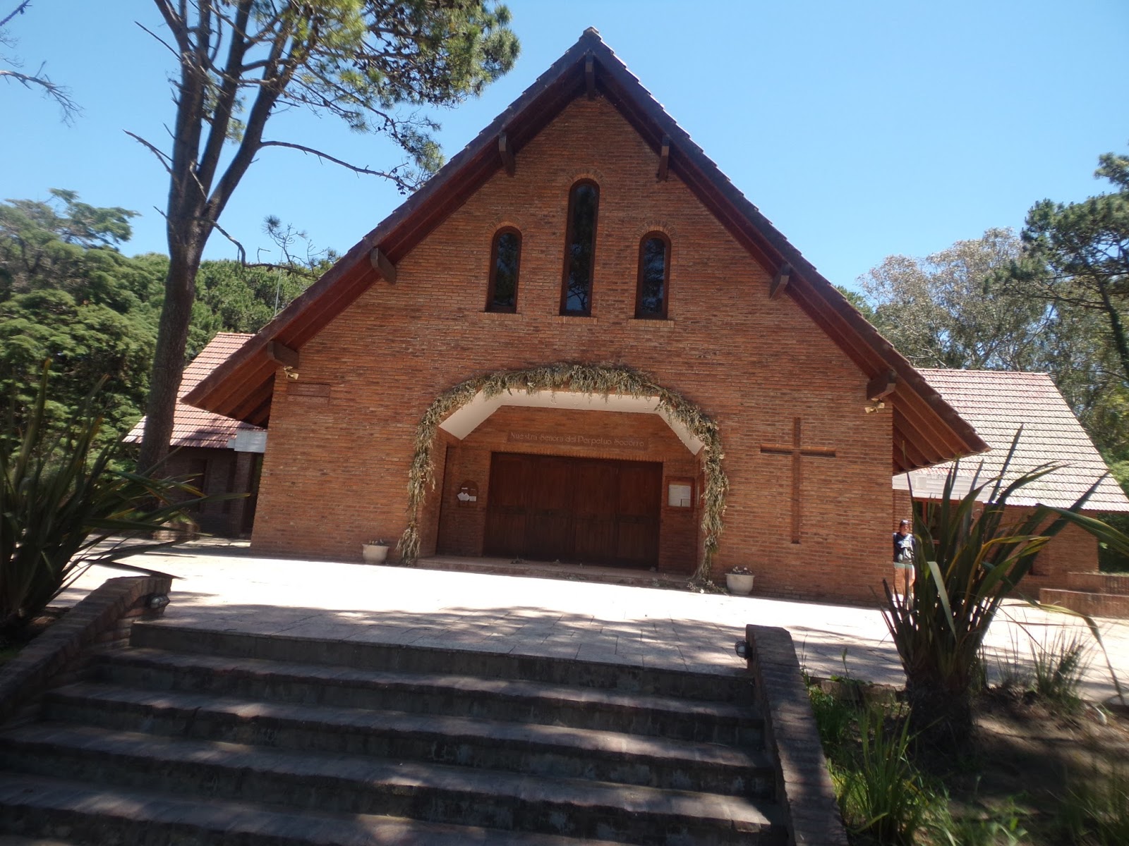 historias con pueblos CAPILLA NUESTRA SEÑORA DEL PERPETUO SOCORRO CARILÓ