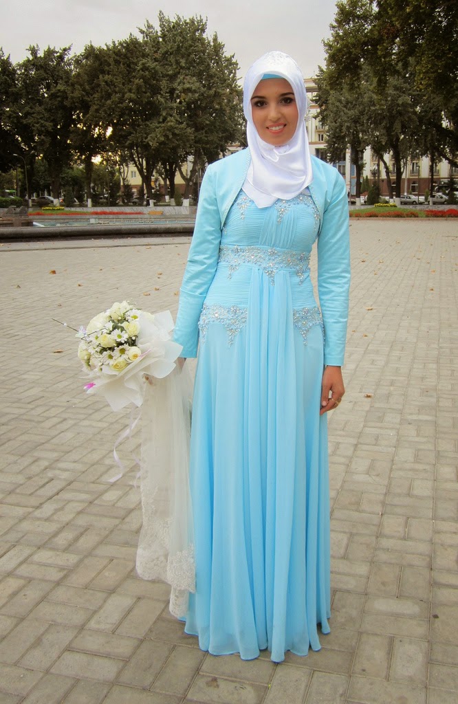 25 Contoh Model Baju Pengantin Muslim Warna Biru 