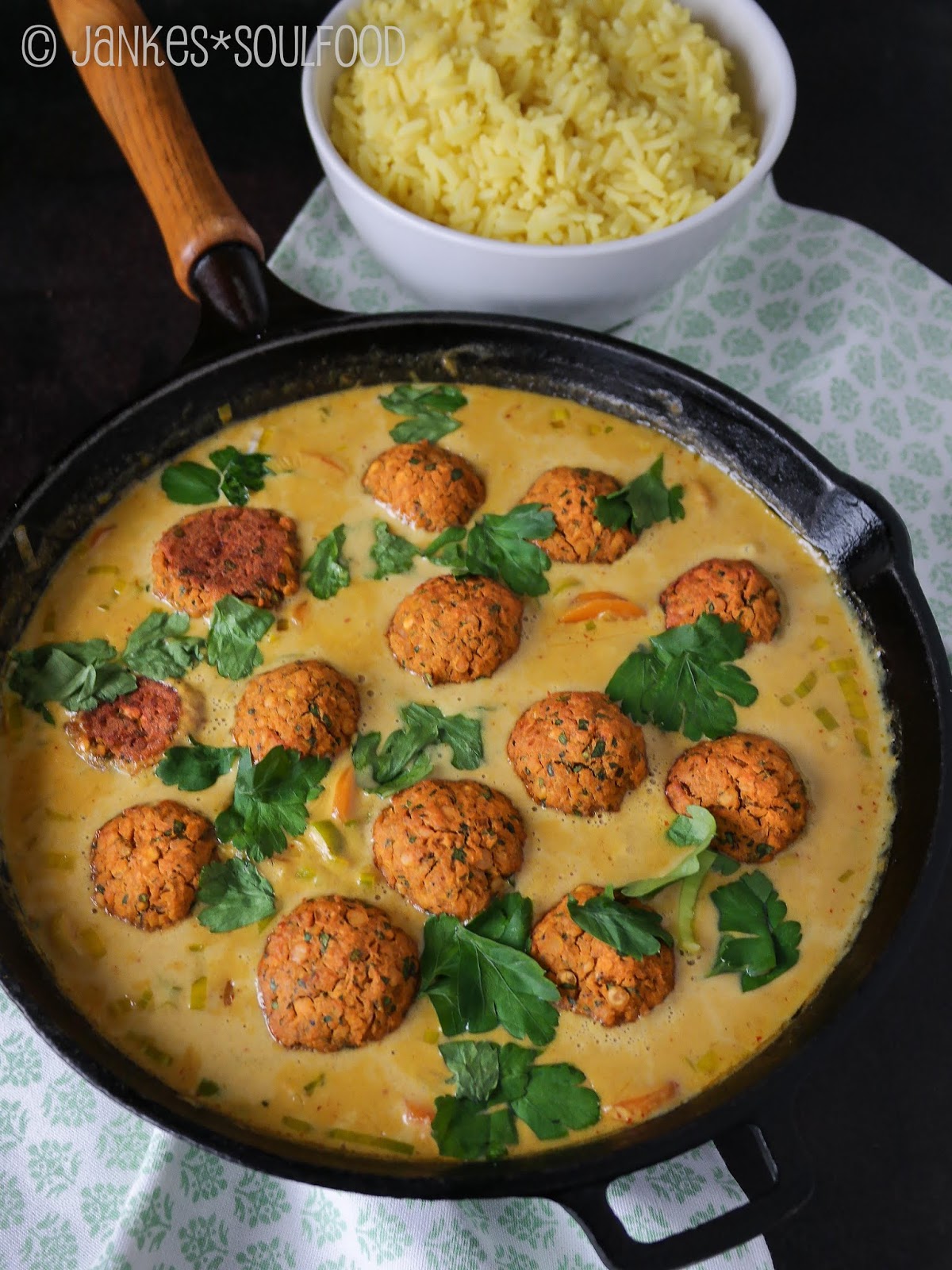 Jankes Seelenschmaus: Linsenbällchen in Kokos-Currysauce