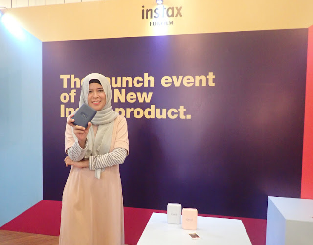 Asiknya Mencetak Foto Menggunakan FUJIFILM instax mini Link fujifilm instax mini link, smartphone printer