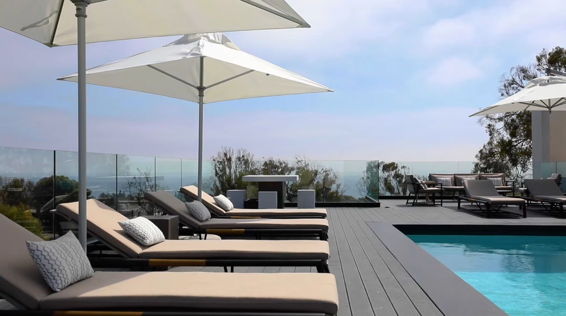 43 Interior Design Photos vs. 5944 Filaree Heights Rd, Malibu Luxury Home Tour