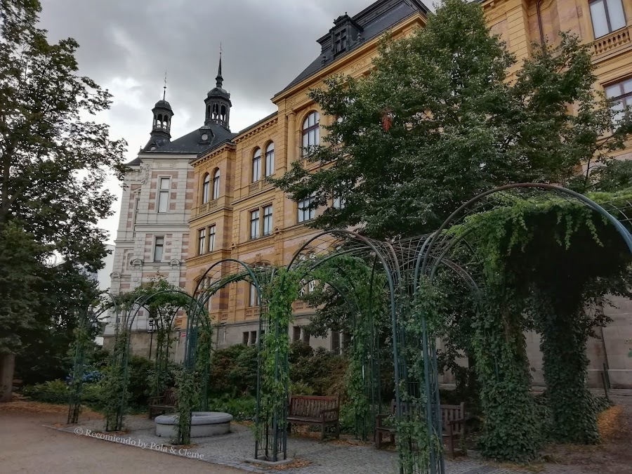 Parque fuera del Museo de Bohemia del Oeste www.recomiendoblog.com foto copyright autor Pola para RECOMIENDO BY POLA & CLEME