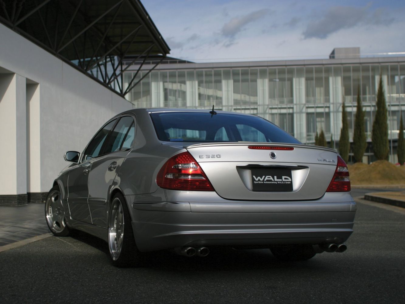 Mercedes Benz e class w211