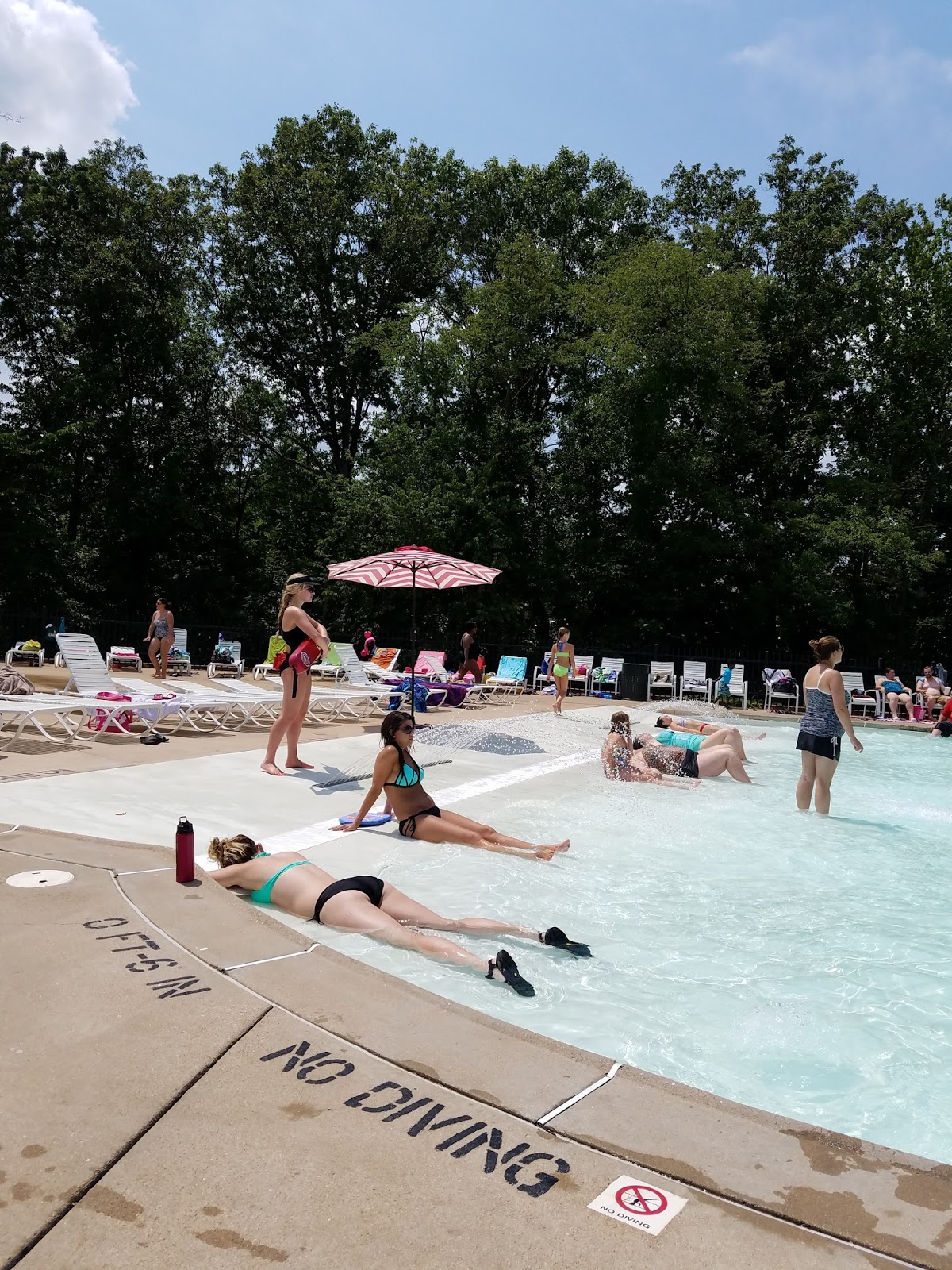 Play St. Louis Arnold Rec Center Outdoor Pool, Arnold