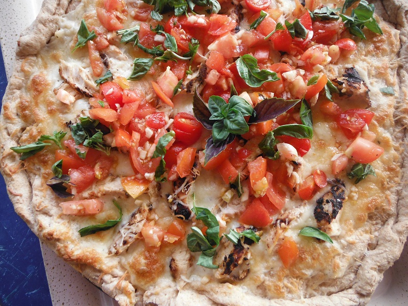 Pantry Eats Chicken Pomodoro Pizza