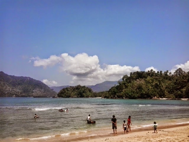 Pantai Karanggongso