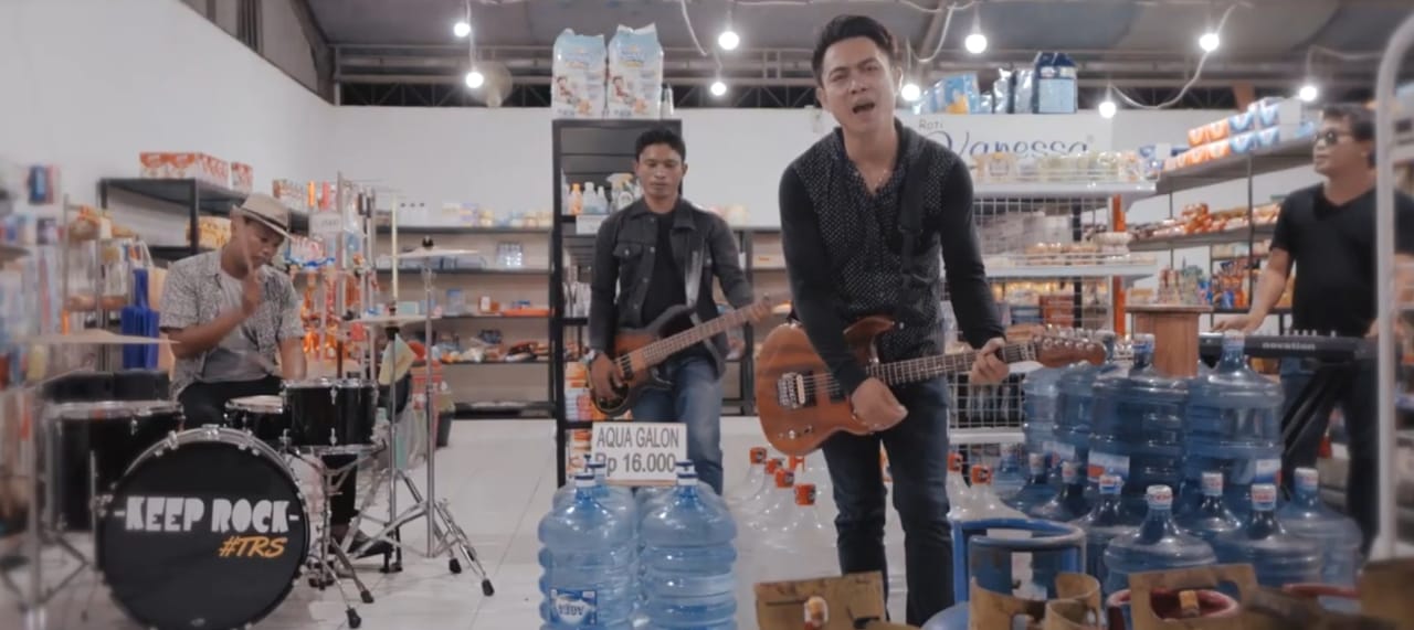 Terinspirasi Pandemi Covid-19, Tunick Rilis Single ‘Luh Karoni Covida Devi’