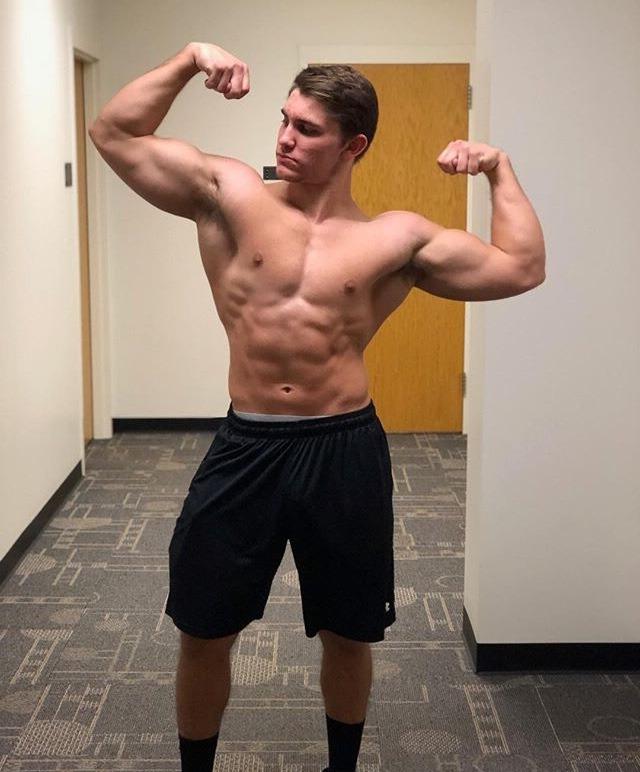 beefcake-alpha-male-dom-gay-top-young-jock-teen-bro-huge-muscle-biceps-flexing