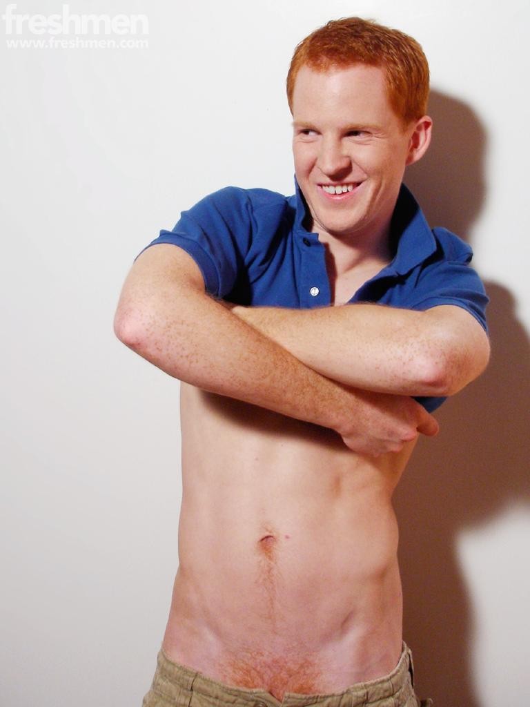 Sexe porno et plus Pornstar rousse Blu Kennedy