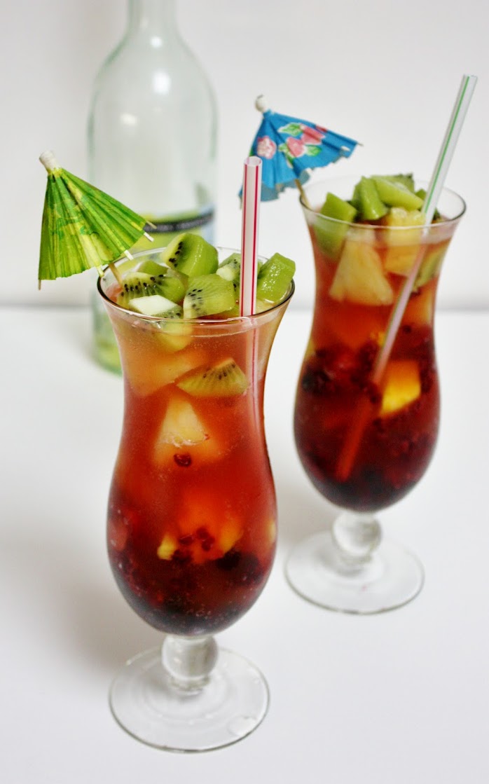 Fun Colorful Fruit Sparkling Spritzers l Homemade Recipes https://homemaderecipes.com/holiday-event/12-cinco-de-mayo-mocktails-to-make