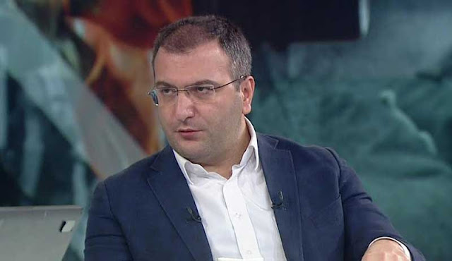 Cem Küçük Kimdir? aslen nerelidir? Cem Küçük Kimdir? aslen nerelidir?