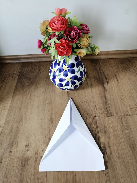Vliegtuig vouwen van papier