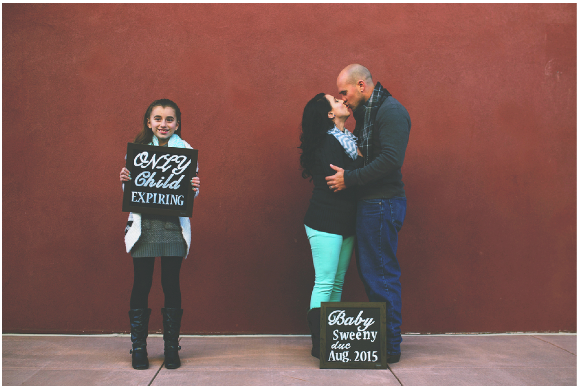 Home Confetti OUTDOOR BABY ANNOUNCEMENT PHOTO SHOOT