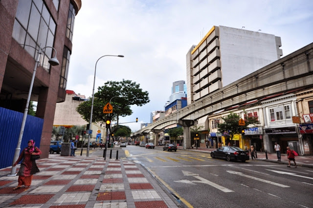 My first tour in Kuala Lumpur and Hop-On Hop-Off ride Jalan Tuanku Abdul Rahman street infront of Cititel Express Hotel