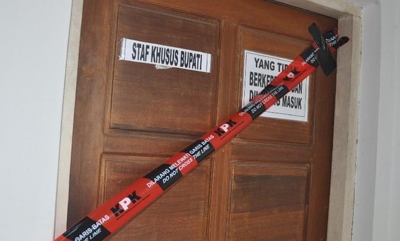 KPK%2Bsegel%2Bkantor%2BBupati%2BKudus