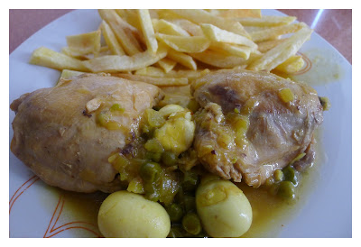  POLLO EN SALSA CON HUEVOS DE CODORNIZ Y REGALO MAHN MAC 