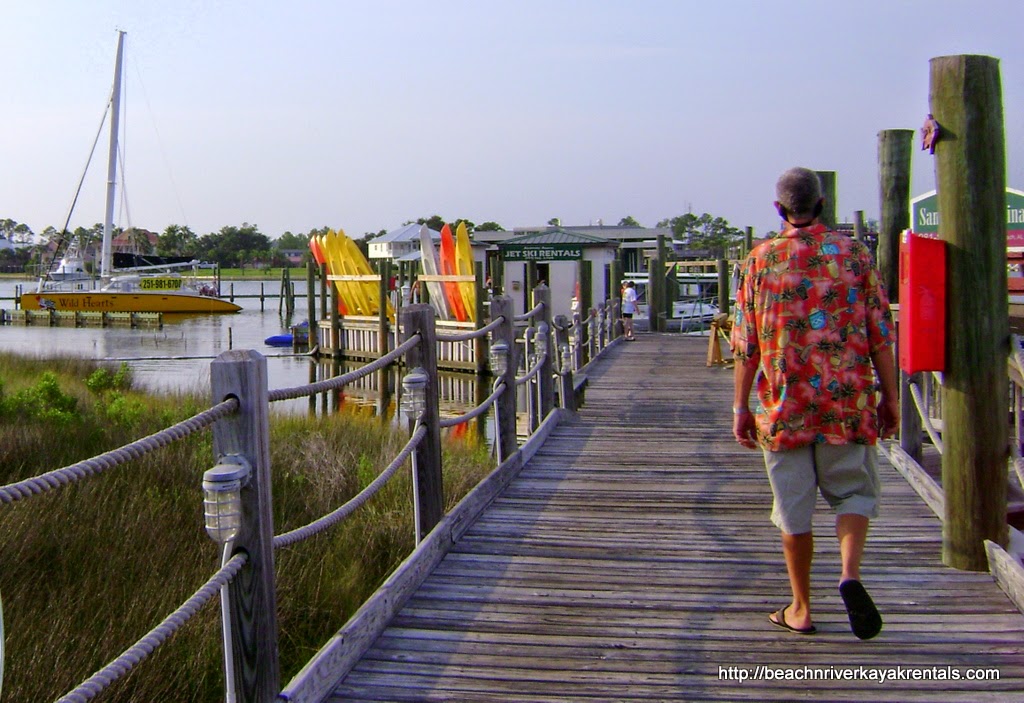 Renting a Kayak from San Roc Cay will have you paddling in and around other boat tours. This is a good "by the hour" experience.