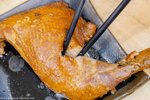 林記飯館,古早南部口味平價小吃,滷肉飯肥肉瘦肉任你挑!還有熟客必點蜜汁小魚乾花生