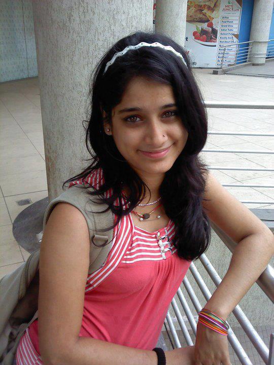 Real Beautiful Indian Girl pics, Simple Girls photos, Cute Indian College G...