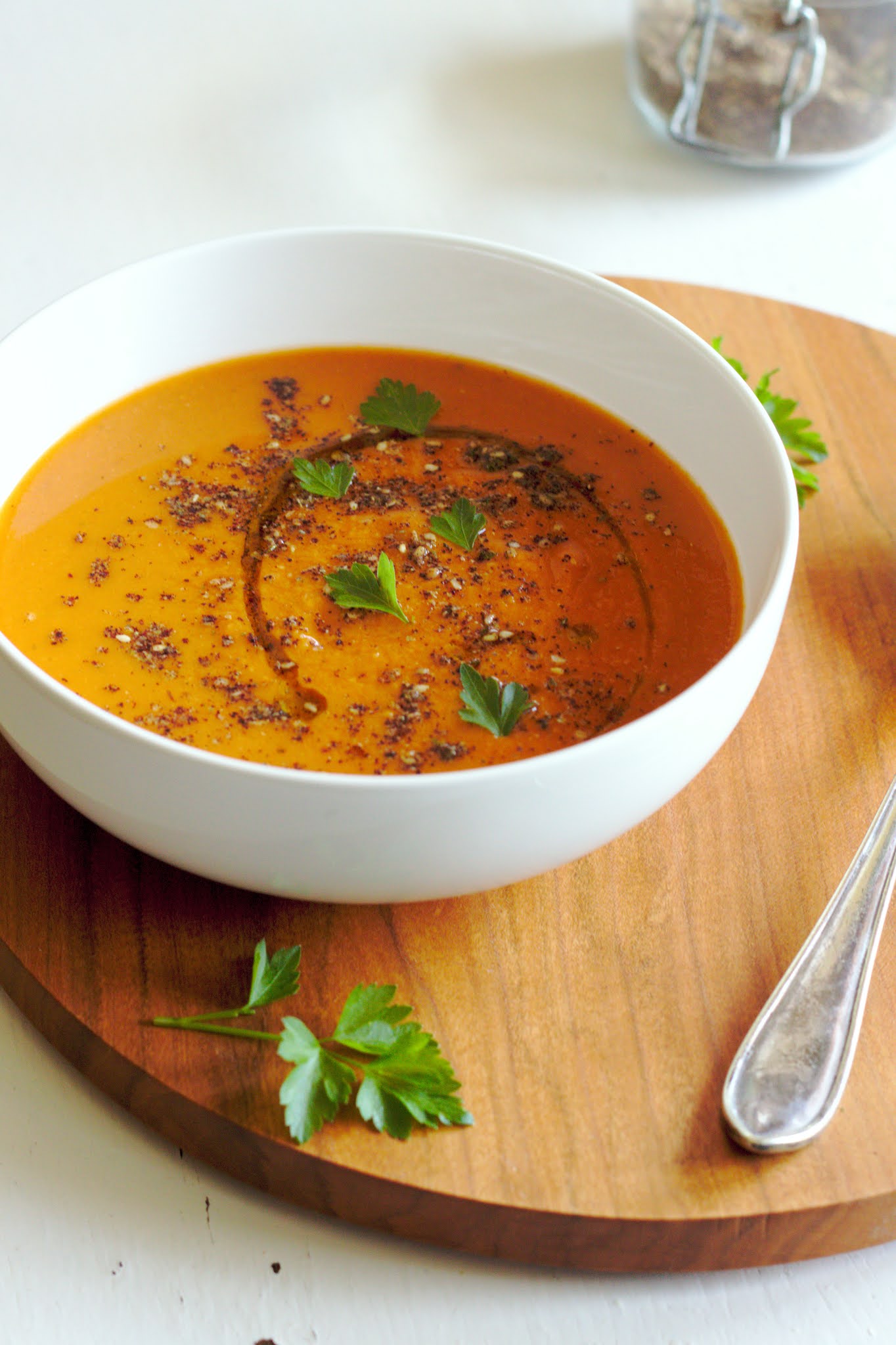 Tomato, za'atar and red lentil soup // Soupe à la tomate, au za'atar et