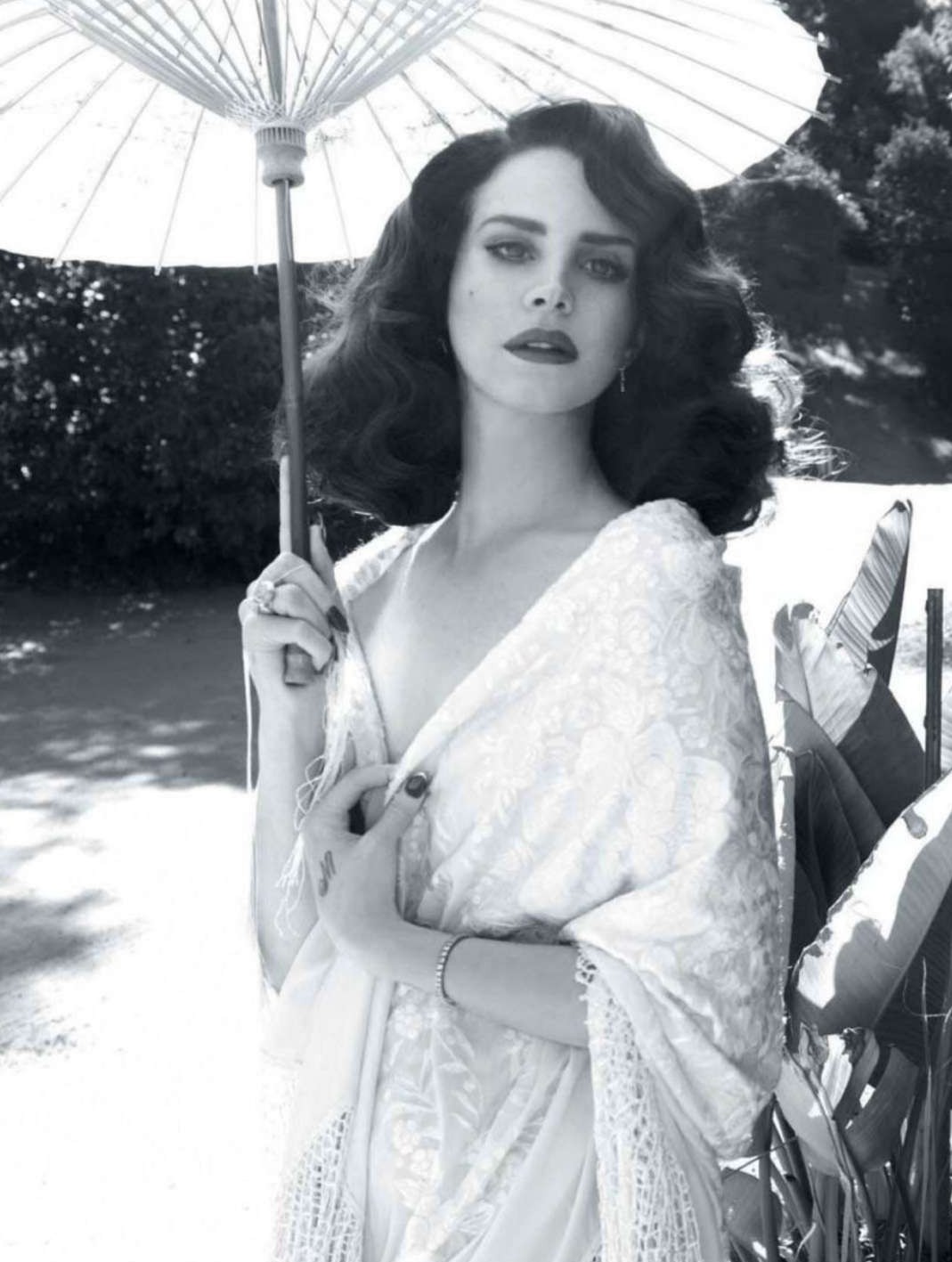 Lana Del Rey Hot and Spicy Cover Photos for L’Officiel Paris Magazine ...