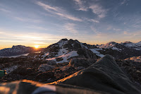 Sun Burst Mountains - Photo by Mads Schmidt Rasmussen on Unspl