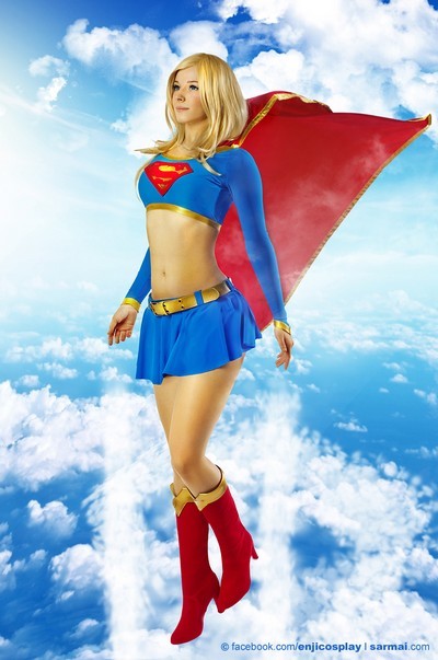 Supergirl Cosplay