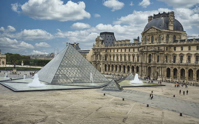 Museu do Louvre em Paris fachada do Museu do Louvre em Paris