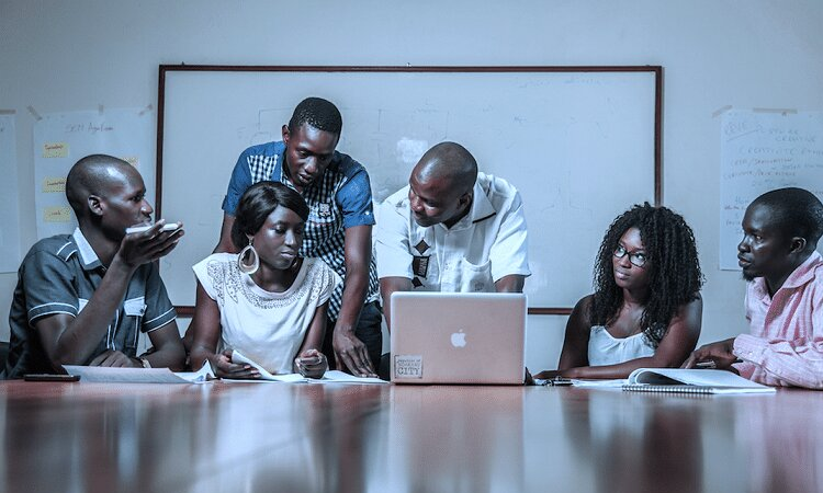 Le ministre Amadou Coulibaly a lancé la campagne de sensibilisation à l’utilisation responsable des réseaux sociaux dénommée "En Ligne Tous Responsables"
