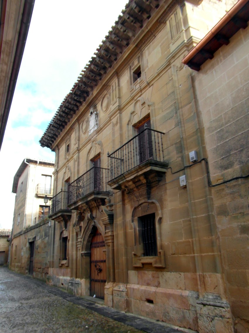 CASAS SOLARIEGAS EN LA RIOJA: (145) BRIONES XXIII. Calle Rioja 18