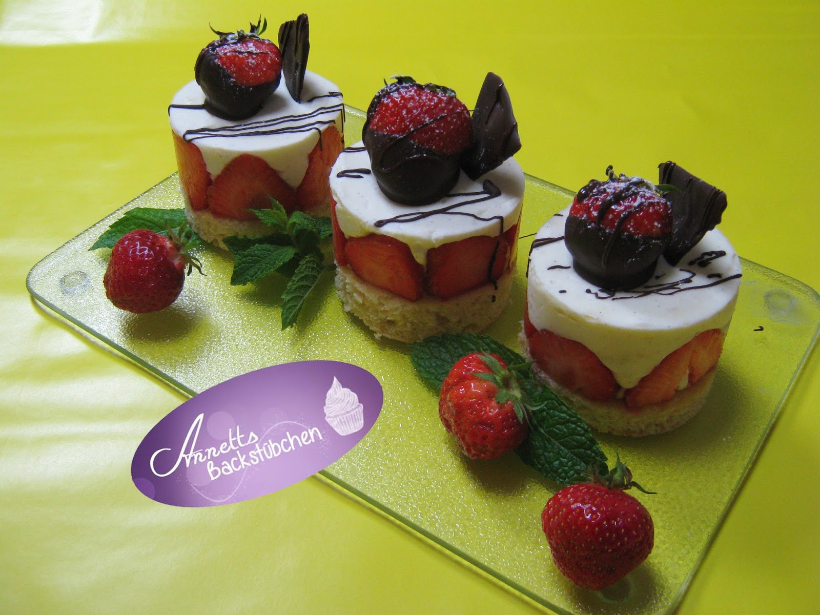 Annetts Backstübchen: Erdbeertörtchen mit Vanillecreme